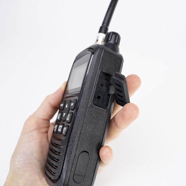 Prenosná CB rádiostanica PNI Escort HP 82, multi štandard, 4W, 12V, AM-FM, NRC, Dual Watch, Roger Beep, nastaviteľné ASQ SQ, VOX